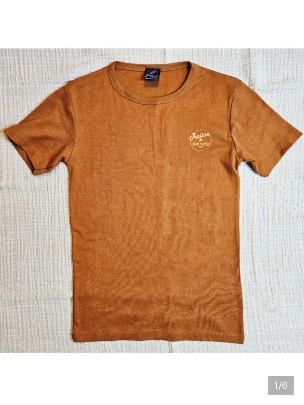 Vintage Praline de Daniel Hechter Crew Neck Tee Medium